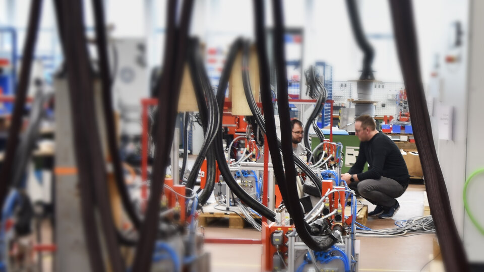 Balti hotmelt application systems production pume