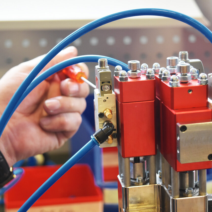 8 Kachel Service Support balti best hotmelt application systems